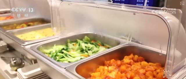 上海智慧食堂推出AI制作的“无味餐”