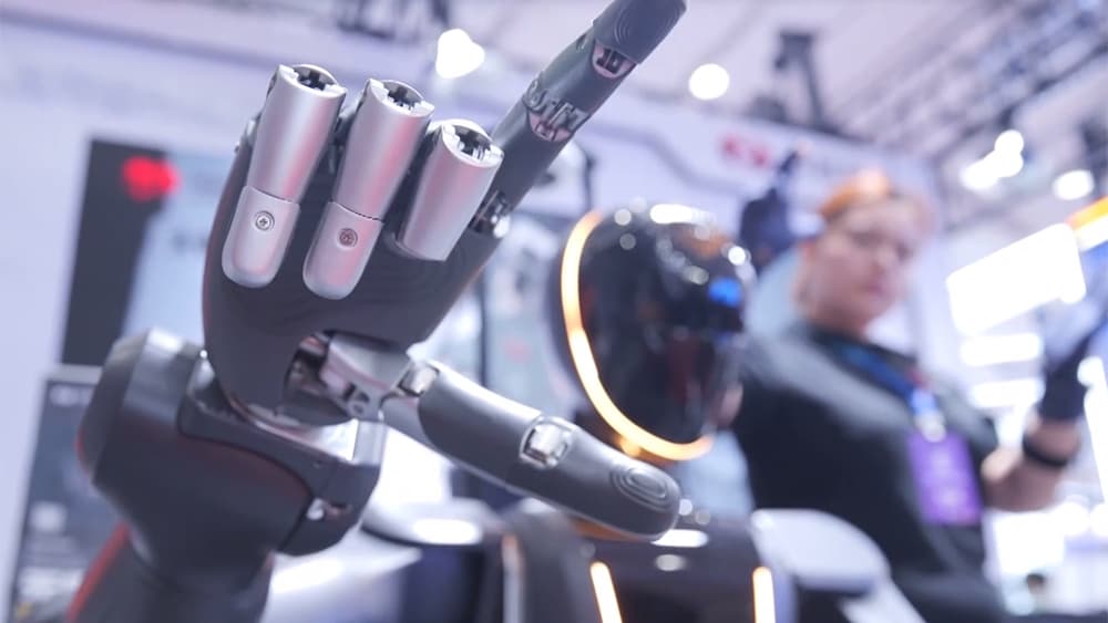 机器人大会上的“机”遇：揭露未来科技的荒谬之处