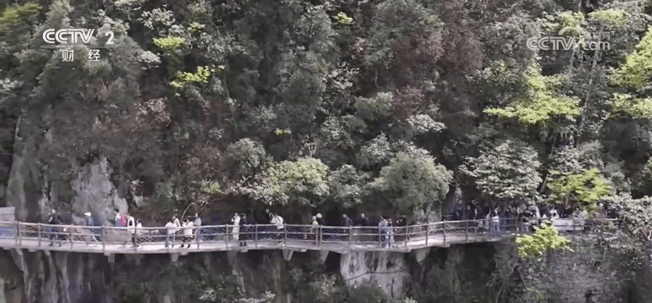 低耗旅游新潮：年轻人寻求“重在尝试，舒服就行”的旅行方式