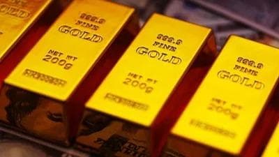 专家分析：金价狂飙突破3800美元大关，是否应该趁机入场