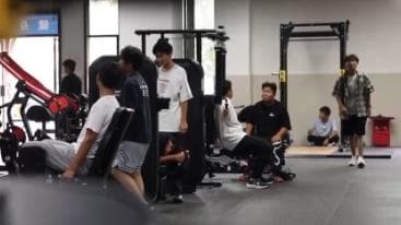 体重管控热潮来袭：学生成“健身打工人”