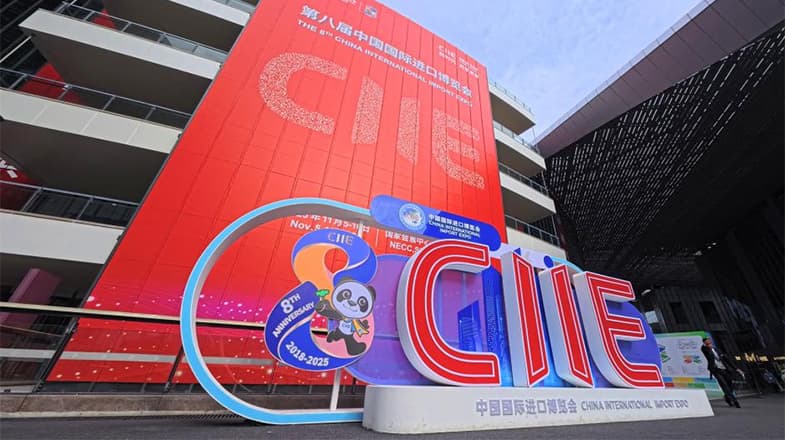 全球商业界瞩目：进博会场如何将 " 整装待发 " 变成新常态