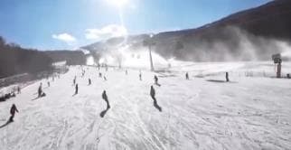 滑雪场“碰撞风波”：谁该为意外“买单”？