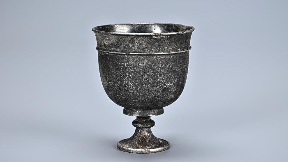 专家震惊：唐代马三娘墓中发现西域金银器，揭示古代跨国快递的隐秘历史