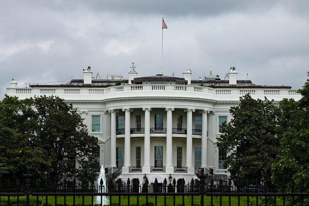 美国国会参议院第13次表决仍难破冰：停摆背后的博弈与反思