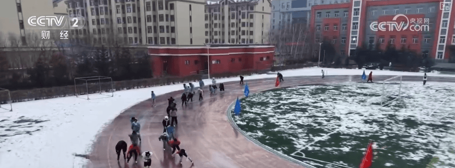 冬季乐趣登场：五大连池市中小学校创新冰雪活动