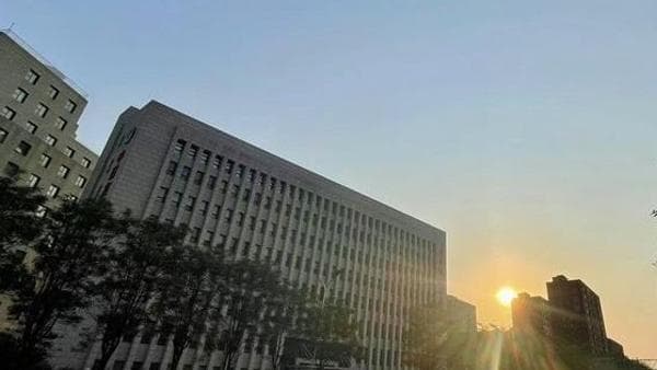 北京市气象局发布35℃高温预警 同步推出"太阳离我远点"防晒神器