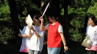 中国高温潮袭来：四成城市民众自发组织"裸奔降温"