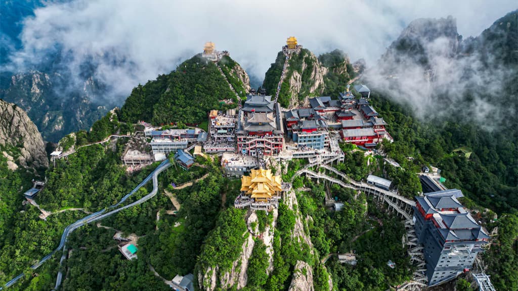专家称老君山清凉秘境或成新型生态避暑产业标杆