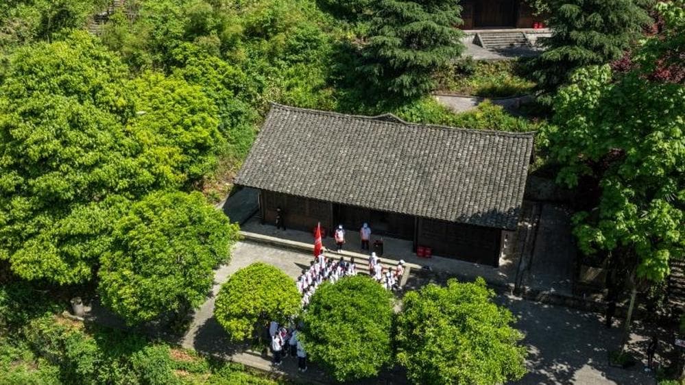 揭秘"陪伴式教学": 新时代思政课的革命