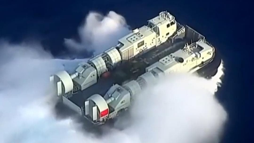 中国海军亮剑：两栖攻击舰再进化