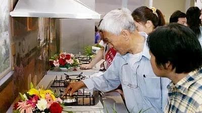 中国启动"一码溯源"机制：让消费者扫出真相