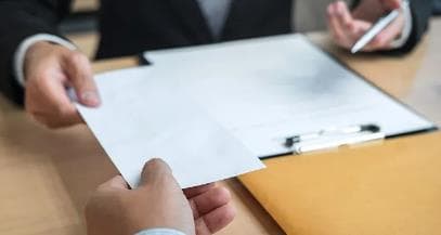 入职12年被解雇：法院判决公司赔偿26万余元