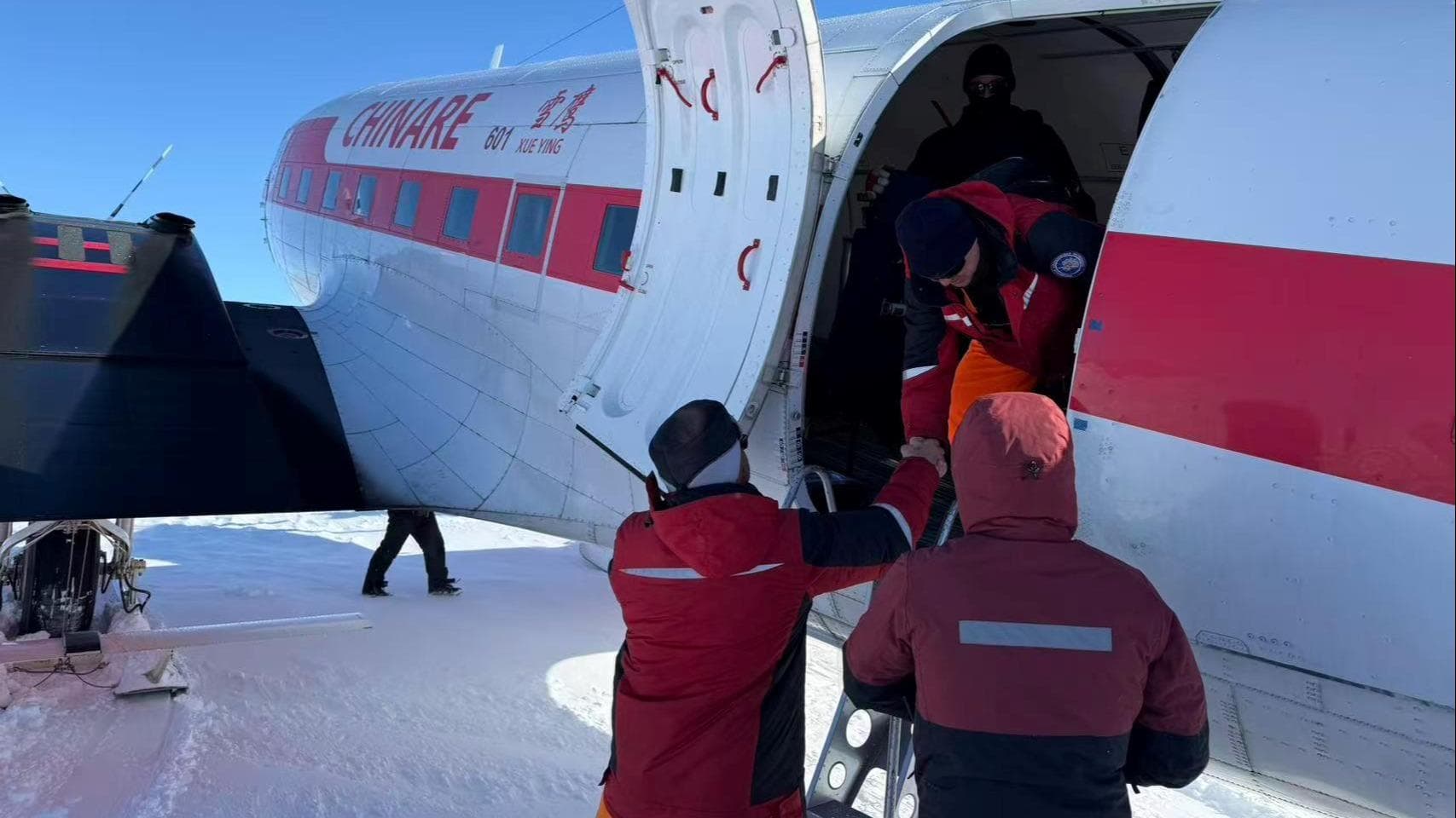 中国南极考察队完成史诗般的俄罗斯病员转运：探索背后的国际合作与挑战