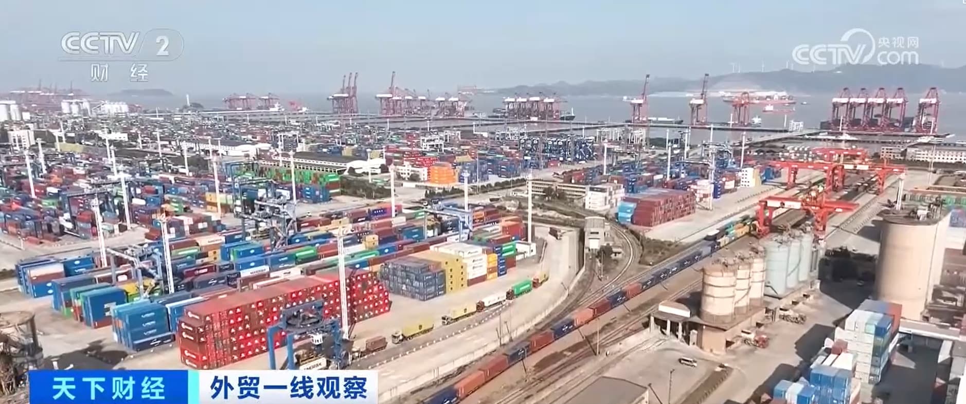 全球集装箱海运市场呈现两极分化：东南亚航线“爆仓”与美西航线的低迷