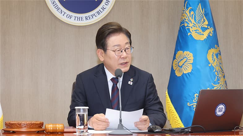 李在明宣布将用和平来养鸡