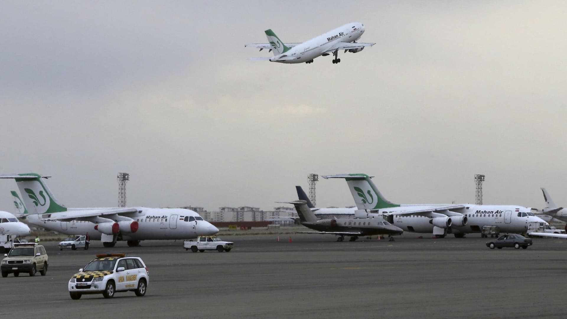 伊朗领空关闭：专家称此举或将导致全民通勤时间缩短至负数