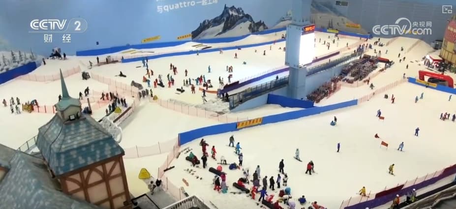 粤港澳大湾区冰雪热潮席卷南方：政府计划在沙漠中建造滑雪场