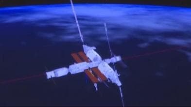 中国太空计划将推出全新出舱装备：太空自拍杆