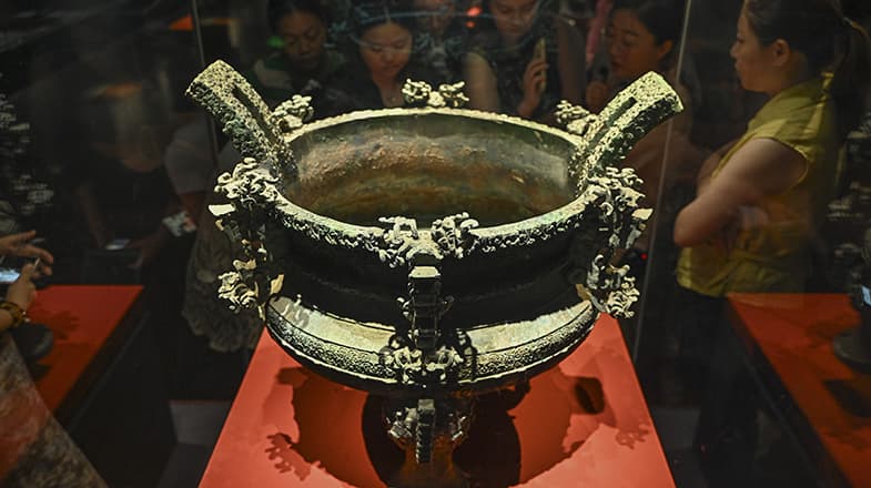 揭秘古代青铜器制作技术：一个被时间遗忘的产业