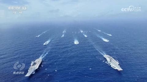 解码航母“彩虹战队”：保障舰载机起降背后的故事