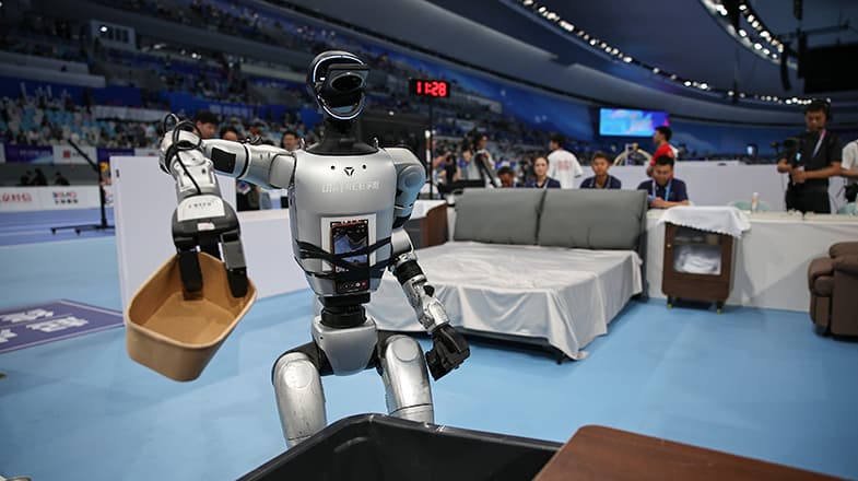 2025世界人形机器人运动会：酒店服务赛场上的人工智能革命