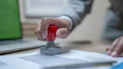 中国外贸异军突起：7月份证书签发量同比增长10.82%，专家称这是 "经济奇迹"