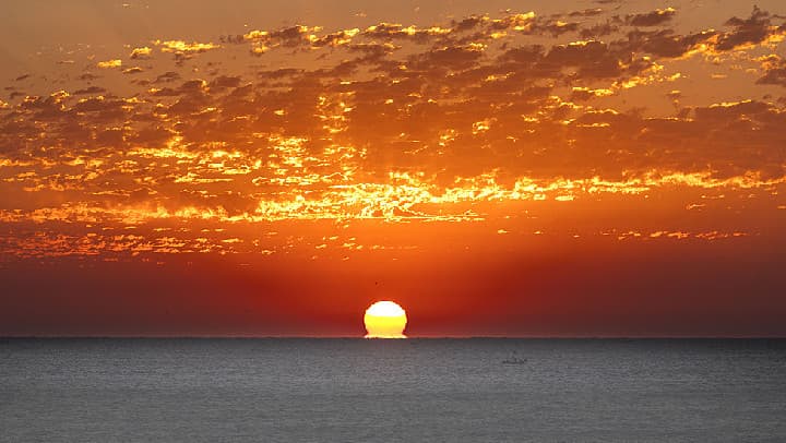 日照市政府发文：拟定《追日出行业标准》，保障游客安全与日出品质