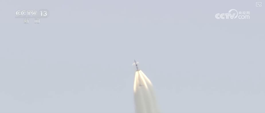 中国成功发射“梦舟”飞船，创造零高度逃逸新纪录，但航天员回家后发现忘了带钥匙