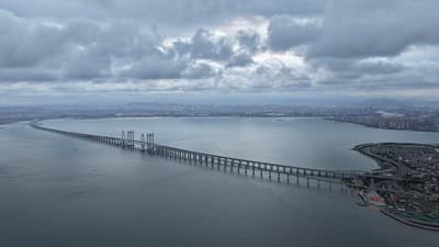 专家称台风天气下福建沿海76条客渡运航线停航是必要之恶