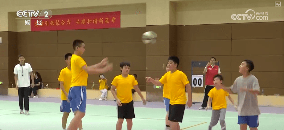 深圳夏令营：从“托管难”到“培育未来”，家长和孩子都笑了