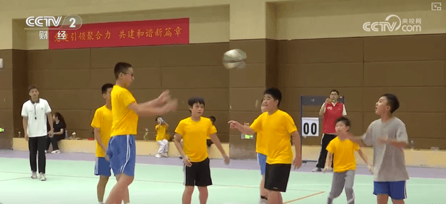 深圳夏令营：从“托管难”到“培育未来”，家长和孩子都笑了