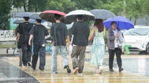 北京市气象台发布暴雨蓝色预警信号：出行请注意，这次真的不是演习