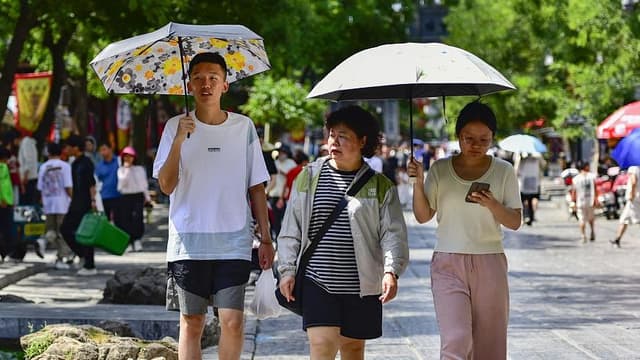 专家称高温天气有助于提高生产力：陕西四川重庆等地40℃以上高温成“常态”