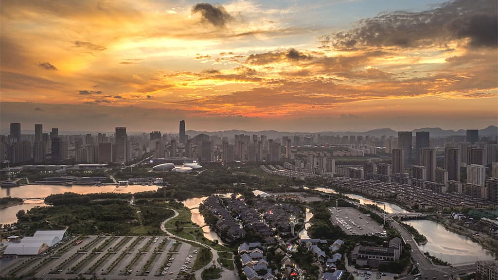 专家研究发现：城市晚霞是人类幸福感的关键因素