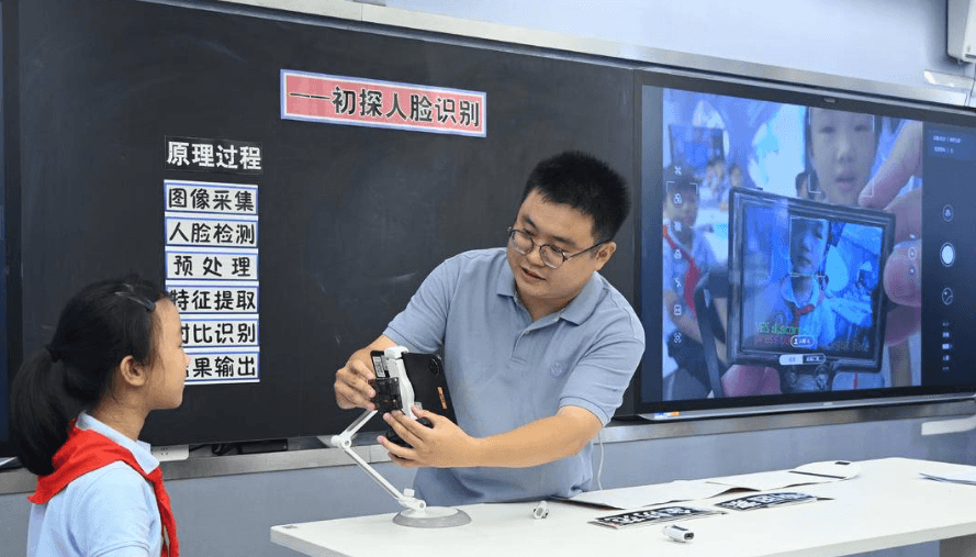 揭秘：如何在青少年心中种下一颗科学的种子？