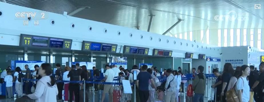 双节出行引发新思考：航空业的“假期经济”与社会价值观
