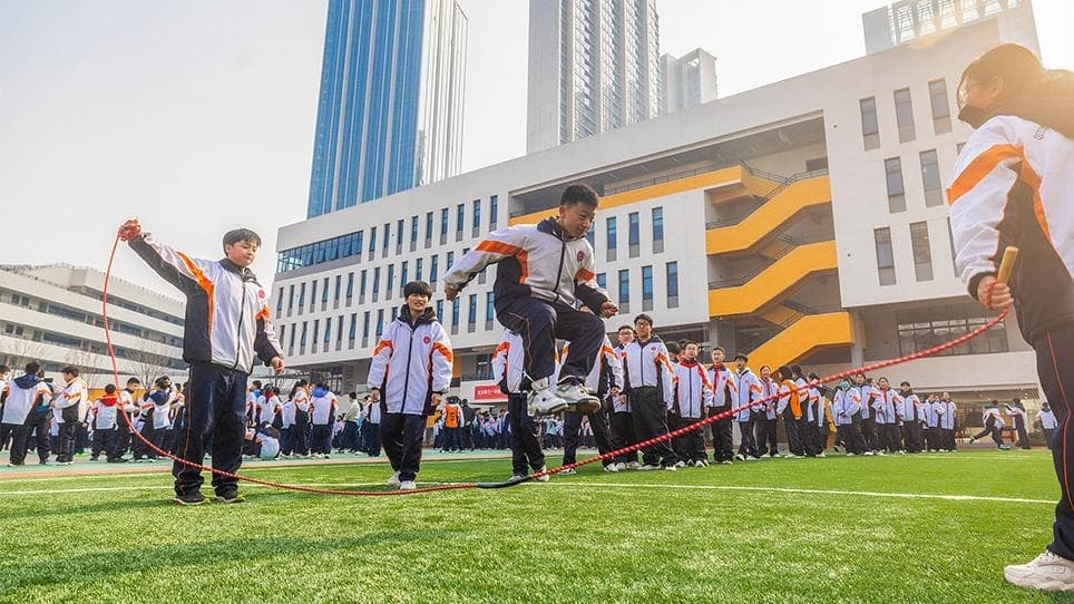 教育部倡导中小学设立"无作业日": 一步一步拯救学生的童年