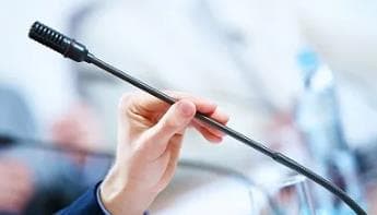 杭州爆发柯基犬主人殴打大狗事件，引发市民热议