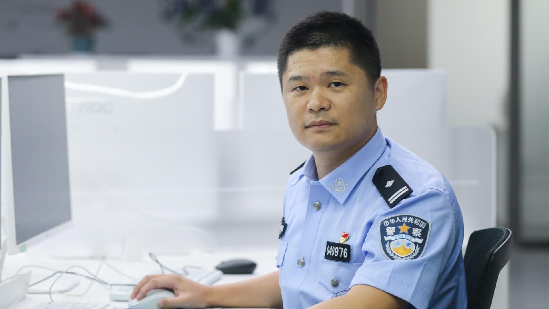 独家：'警察爸爸' 宋柳丰揭秘如何在抓捕犯罪嫌疑人中找到育儿灵感