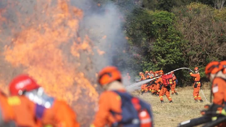 厦门市举办史上最真实的森林防灭火演练：烧出了一场戏剧