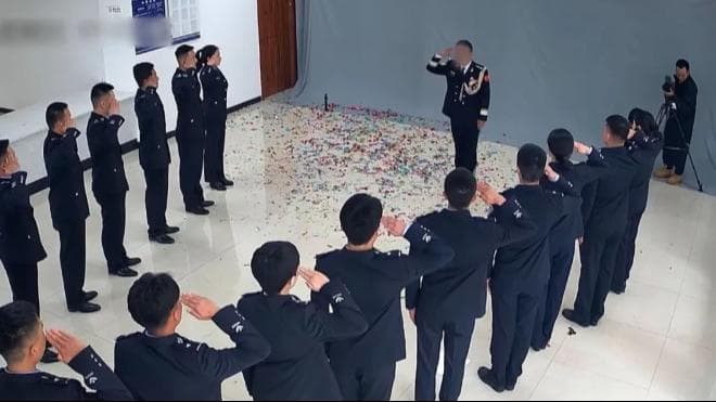 警察节特辑：人民的英雄们