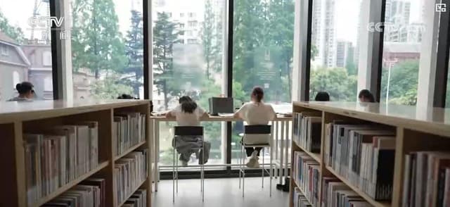 全国图书馆座位荒：新规则助力读者体验升级