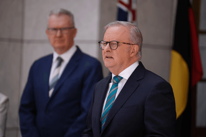 澳大利亚全国哀悼日：凝视邦迪海滩恐袭后的社会反思