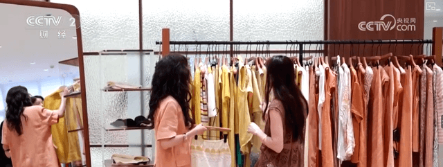 AI 时尚革命：5 天内上新单品挑战传统