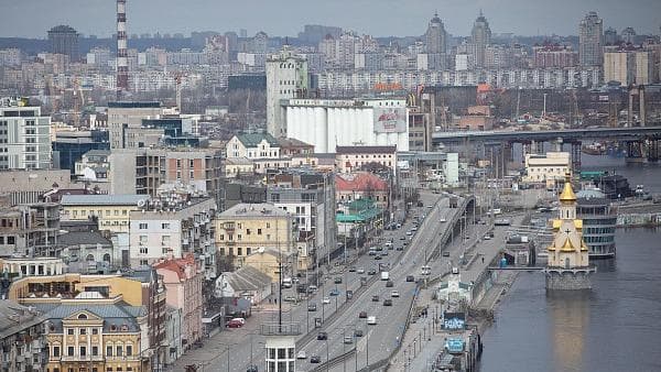 全球各国领导人齐聚基辅参加'防空音乐节'