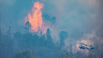 美加州北部山火蔓延：专家称‘超级英雄’应对策略或能扭转战局
