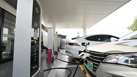 新能源汽车“超充革命”：解锁充电新时代