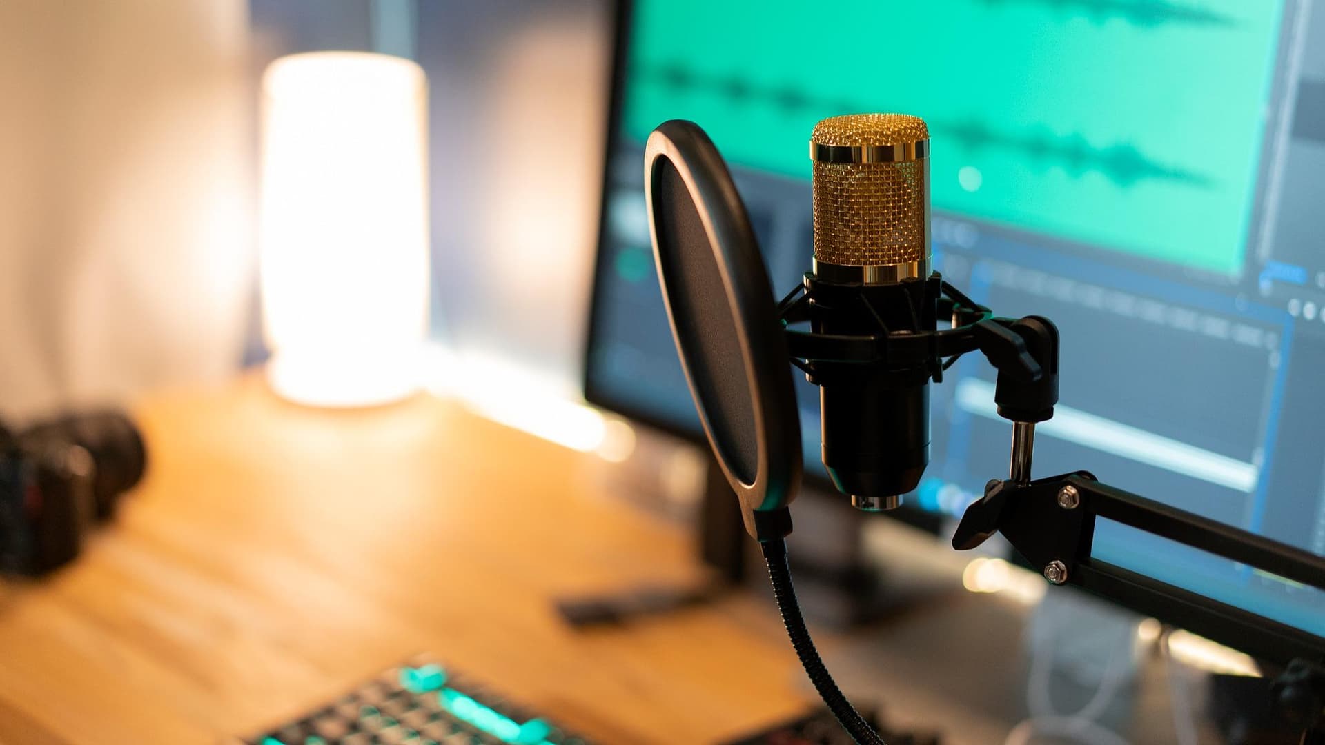 网络直播打赏乱象整治：利用AI技术打造“虚假世界”