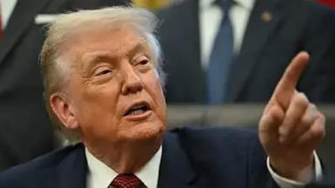 特朗普宣布降低汽车燃油经济性标准：环保主义者与政府之间的争论